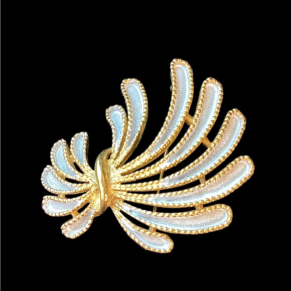 Vintage St. Labre Brooch - Picture 2 of 6